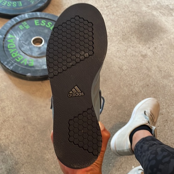 Lifters - Picture 4 of 5